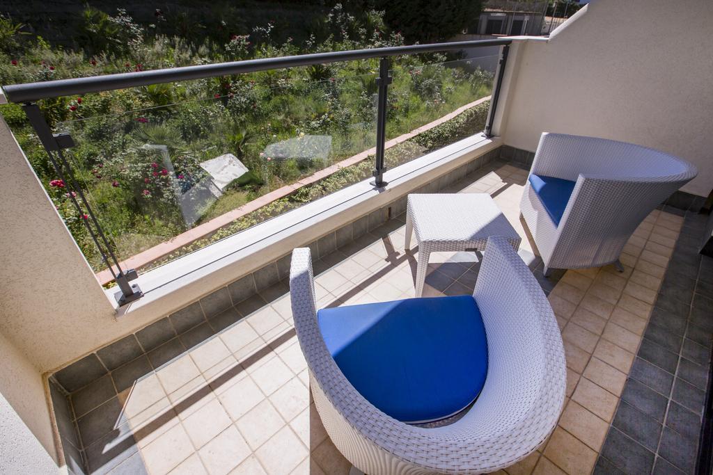 Double or Twin Room,448375638:JPEG